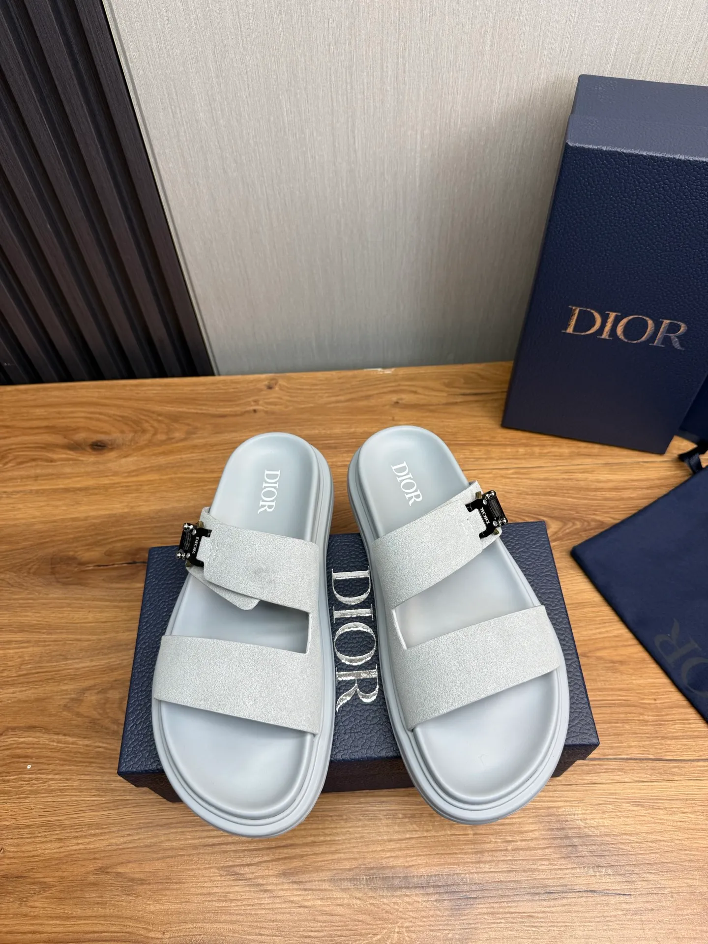 Men's shoes 300💰 Dior. Men's slippers🩴 Official website 1:1 production 38-45 size 45 46 🉑️Customized original material shipped✅